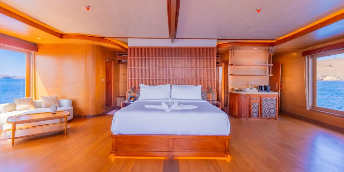 Master Jacuzzi Suite - Image 1